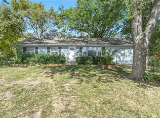 9230 Huhn Blvd, Independence, MO 64133