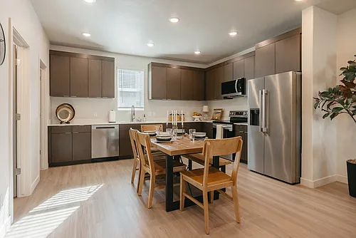 Enduro Townhomes Photo 1