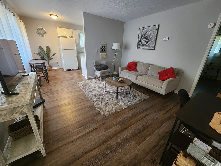 917 Oakview Ave — Photo 53