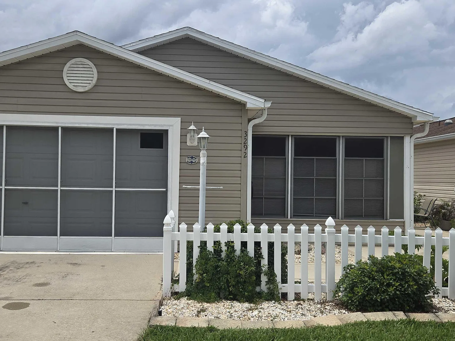 2 bed, 2.0 bath, 1150 sqft, $1,995 — Photo 2