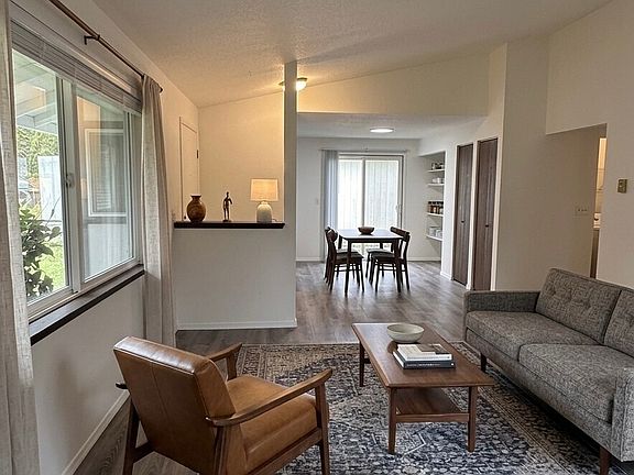 3rd image of 647 Bavarian Lane SE