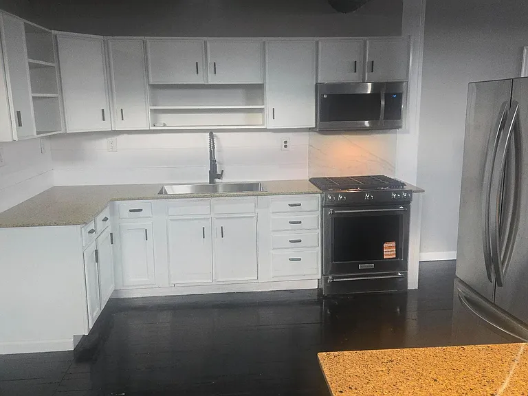 19 E Main St #4 — Photo 2