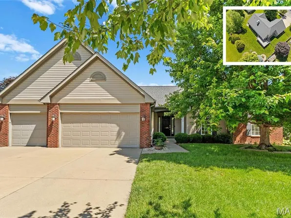 724 E Wesley Dr, O'Fallon, IL 62269