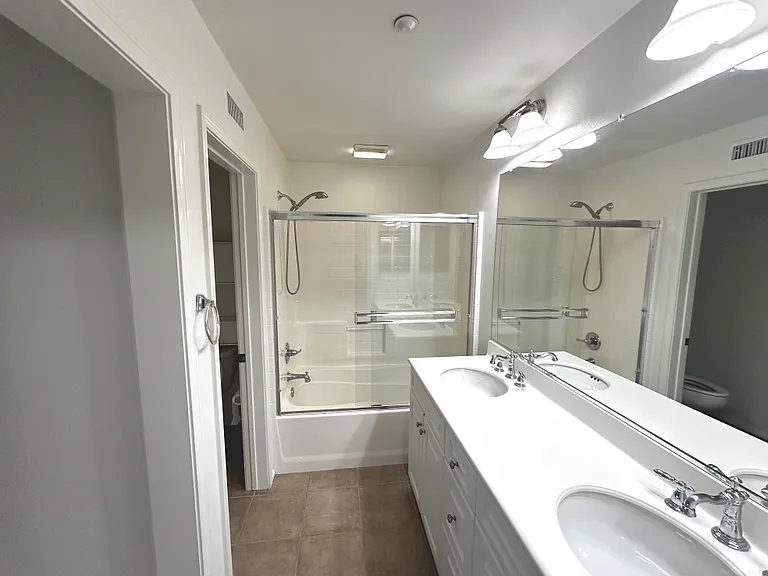 1800 Oak St #432 — Photo 12