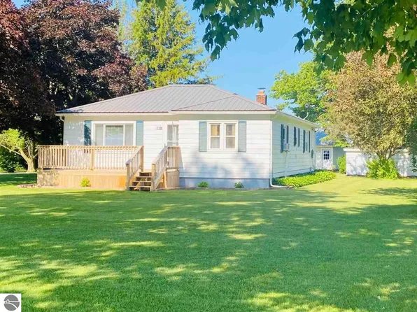 8651 N Baldwin Rd, Saint Louis, MI 48880