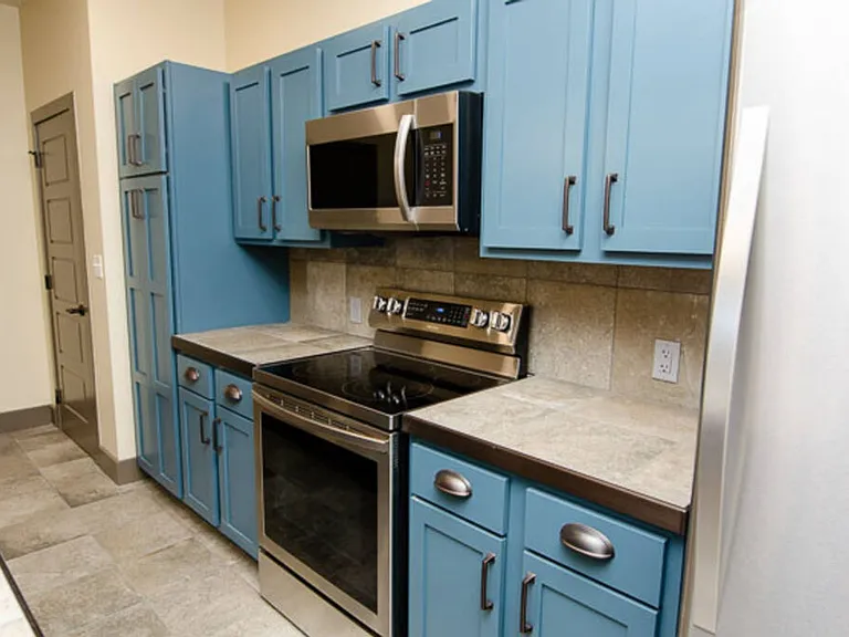 203 W Commercial St #3B — Photo 9