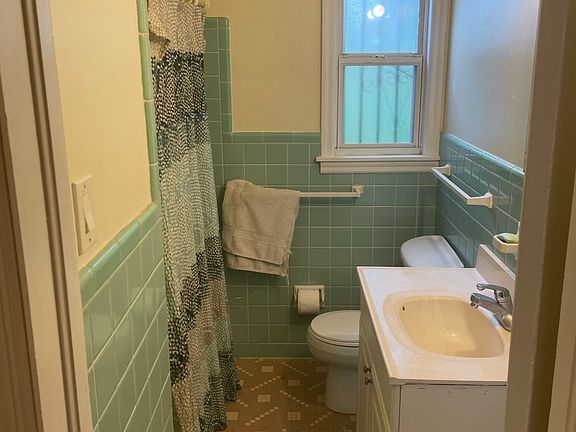 3rd image of 1276 Panama Dr