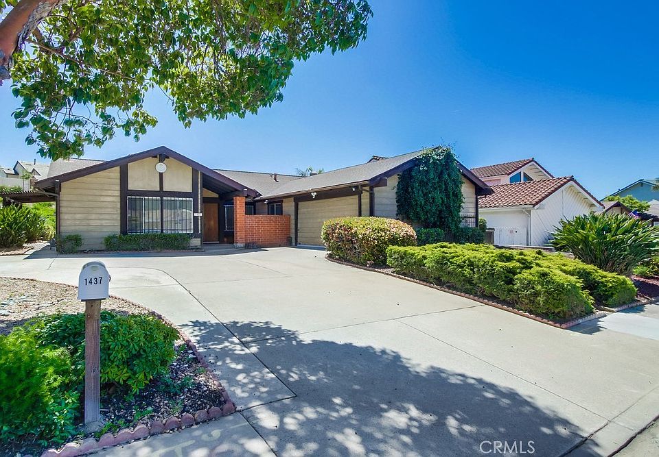 1st image of 1437 W Country Club Ln W
