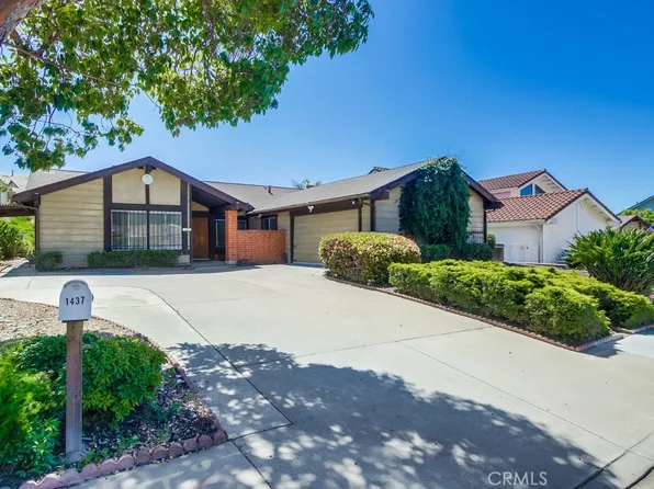 1437 W Country Club Ln W, Escondido, CA 92026