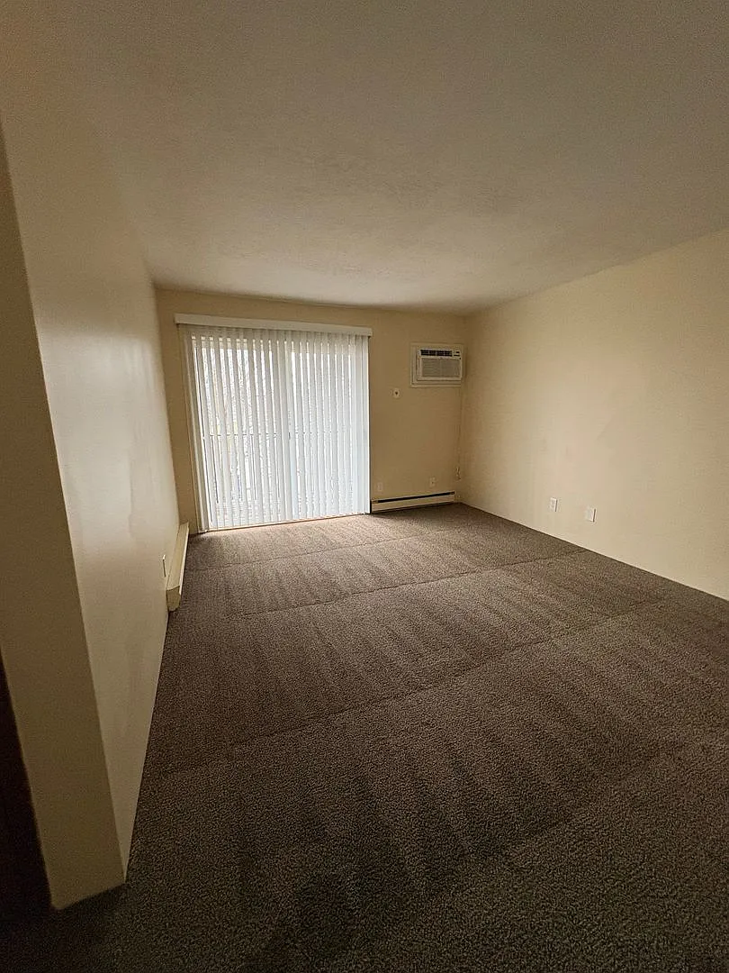 Wedgewood Apartments — Photo 3
