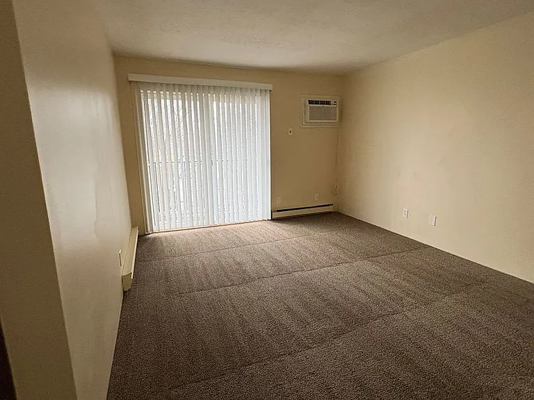 Wedgewood Apartments — Photo 3
