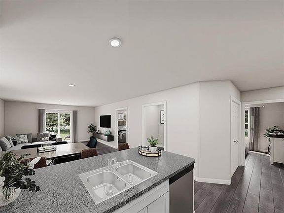 4th image of 3911 Northridge Rd