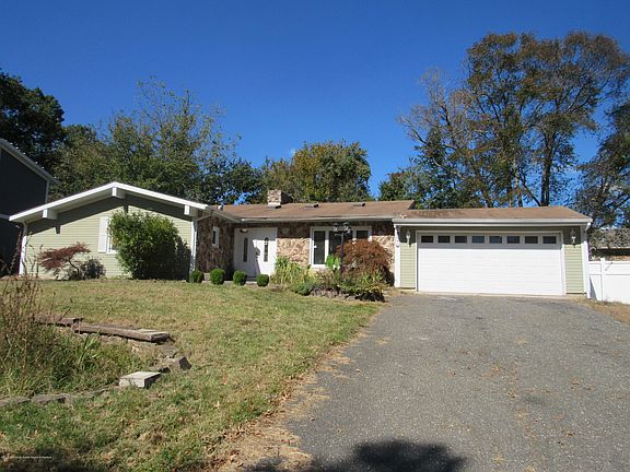 2nd image of 735 McCormick Dr