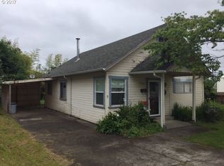 1035 Winchester Ave, Reedsport, OR 97467