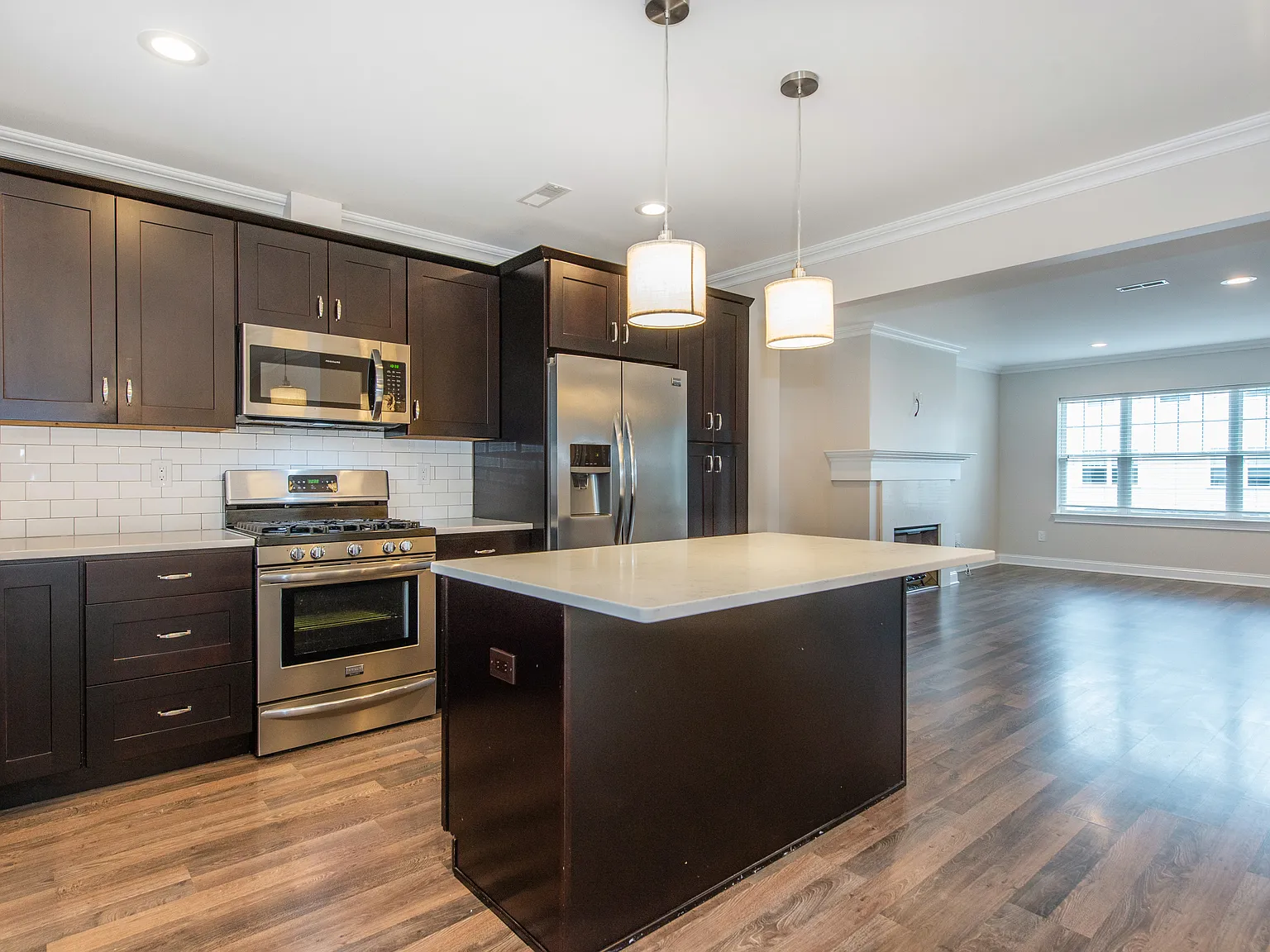 3 bed, 3.5 bath, $4,950 — Photo 4
