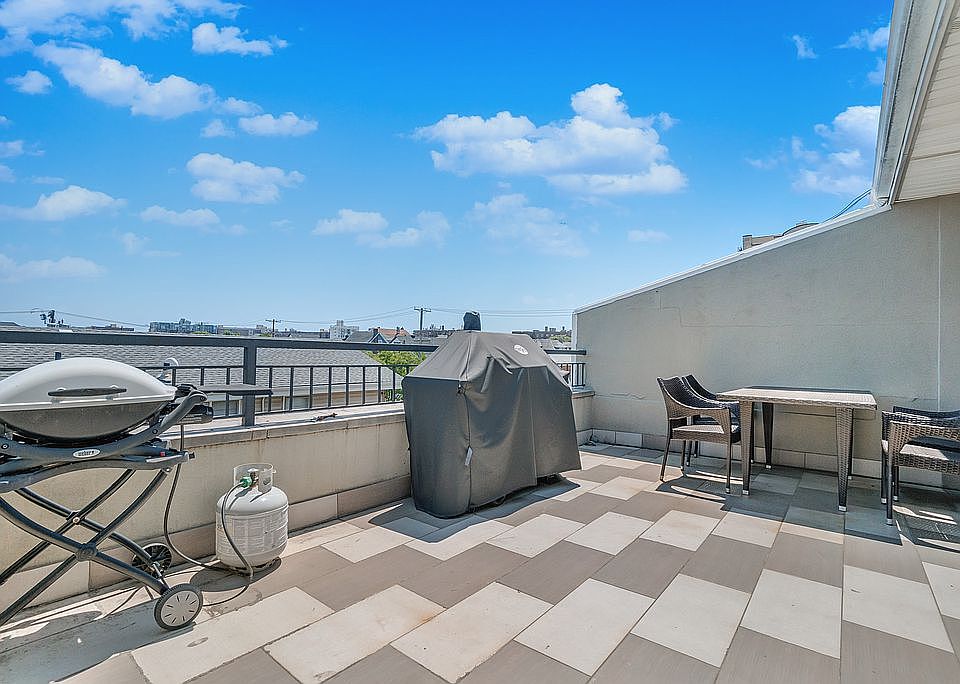 1st image of 208 Beach 124 St #6