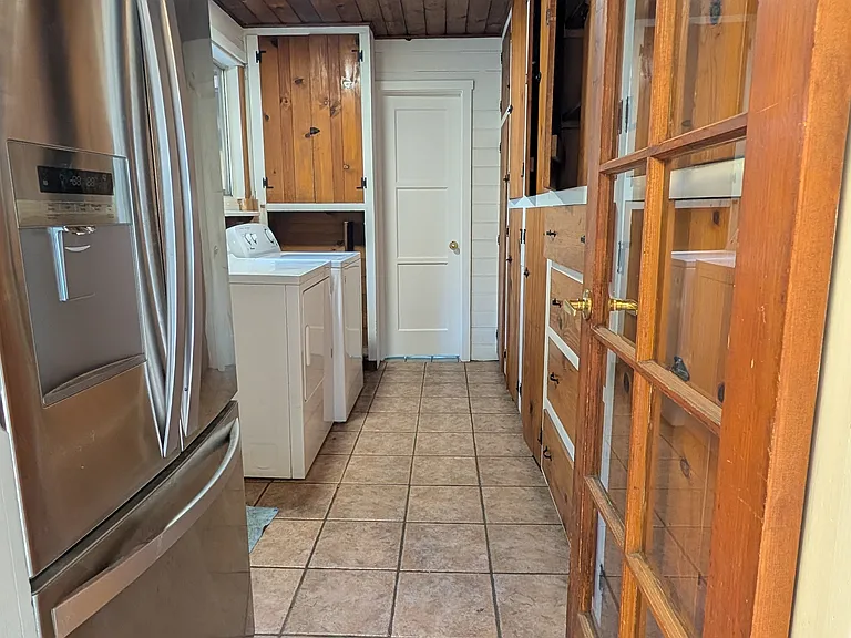 546 Griswold Ave — Photo 11