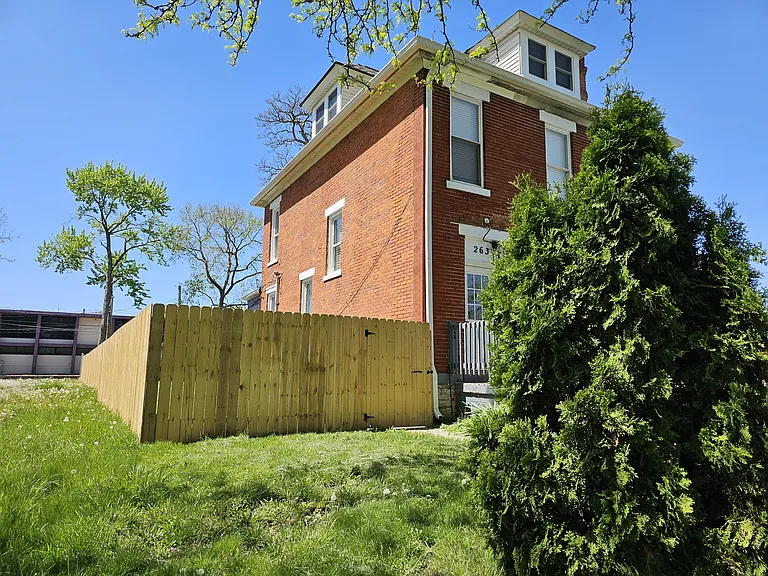263 N Monroe Ave — Photo 15
