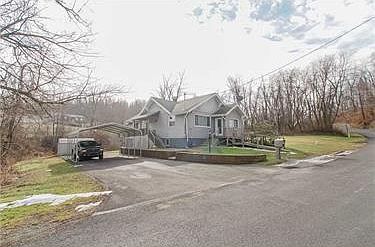 2nd image of 132 Varsity Rd