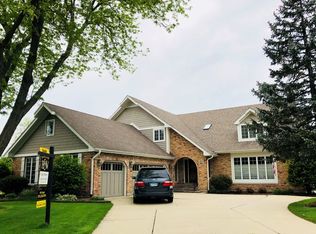 1615 Riparian Dr, Naperville, IL 60565