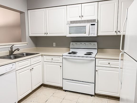 5th image of 4274 Calinda Ln APT 226