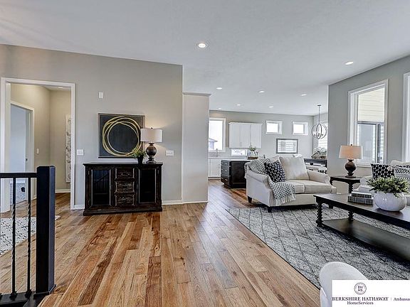 5th image of 18301 Sherwood Ave