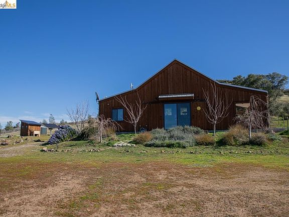 3rd image of 6899 Eagleview Dr