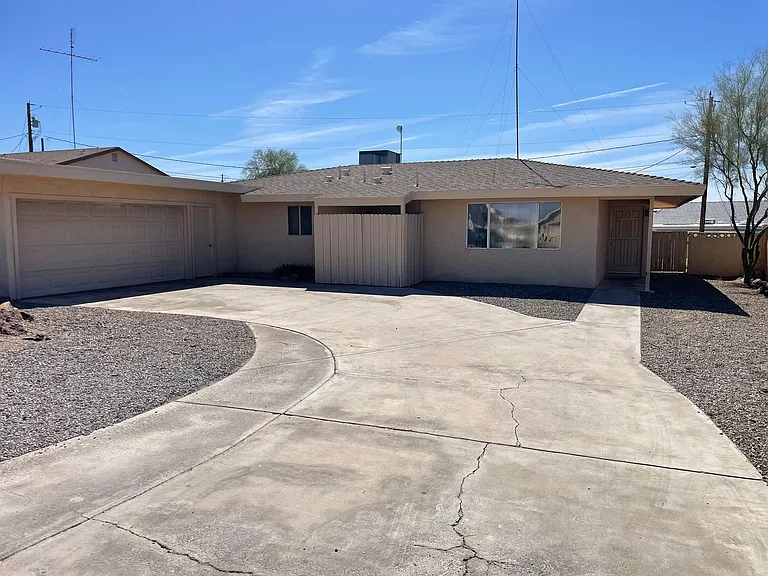 3090 Bounty Ln — Photo 2