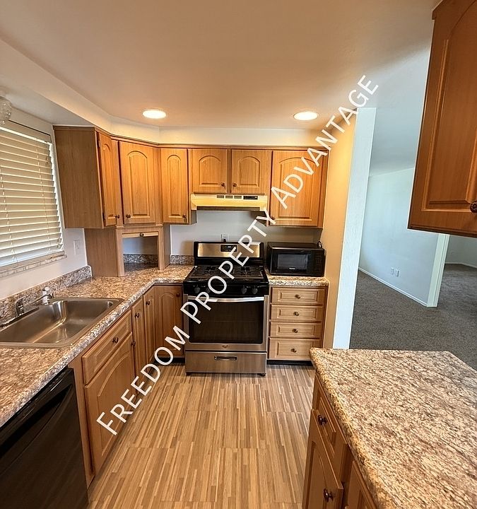 1st image of 800 Flint Rd