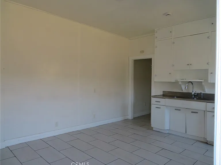 3923 S Normandie Ave — Photo 6