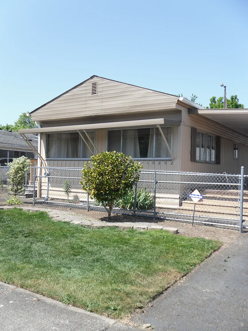 10202 NE 5th St photo 1
