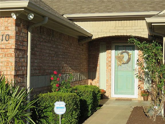 2nd image of 710 Hillcrest Dr