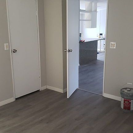 5th image of 9215 SW 32nd Ter