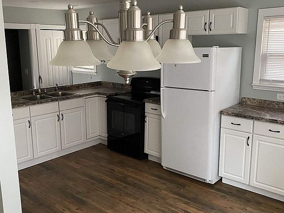 4th image of 611 Oakcrest Ln