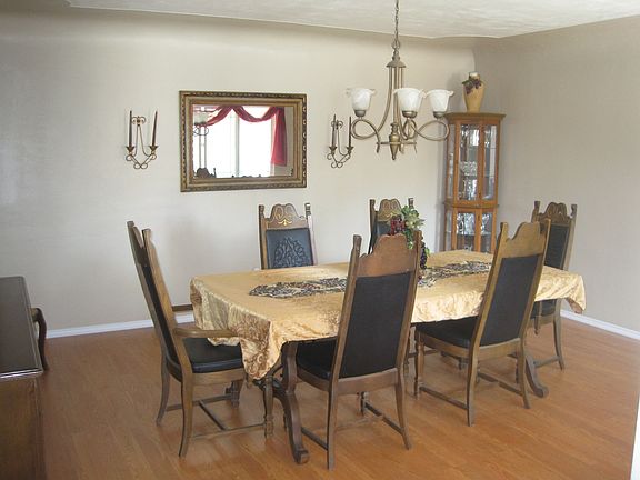 4th image of 2421 Canal Dr
