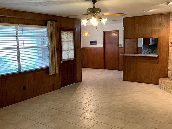 4th image of 9602 S Petersham Dr