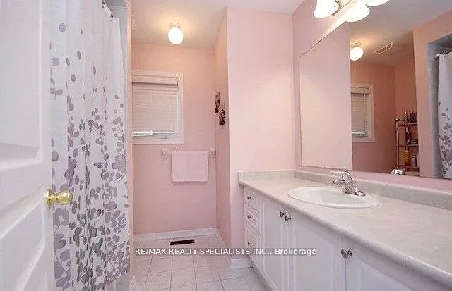 1307 Brandon Ter — Photo 12