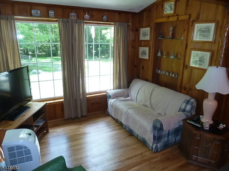 860 Burnt Meadow Rd — Photo 11