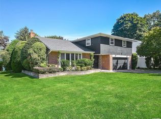 15 Linda Ln, Plainview, NY 11803