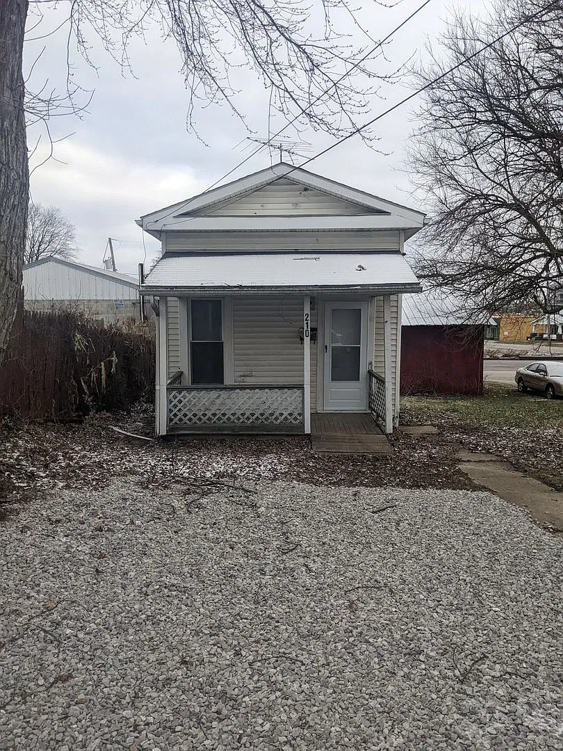 210 Pleasant Street, Ashland, OH 44805 - Studio Cottage — Photo 1