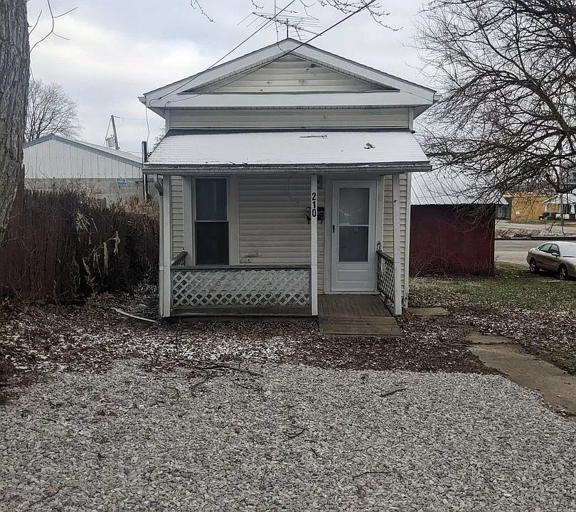 210 Pleasant St