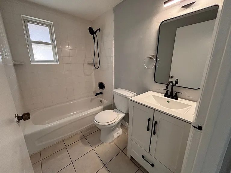 207 7th St S #1 — Photo 10