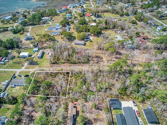 2nd image of L28 Bermuda Drive