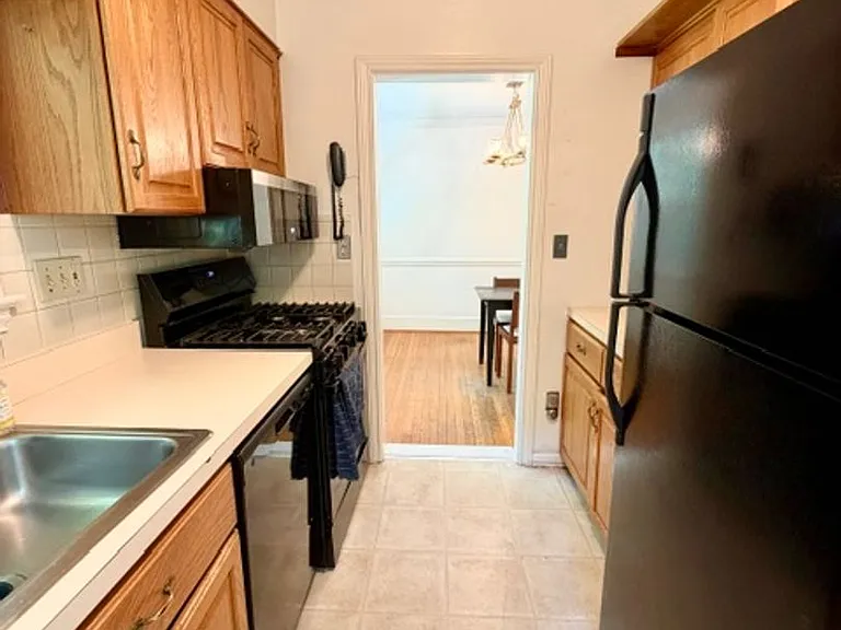 811 Forest Glen Rd — Photo 12