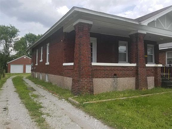 5th image of 419 N Wood River Ave