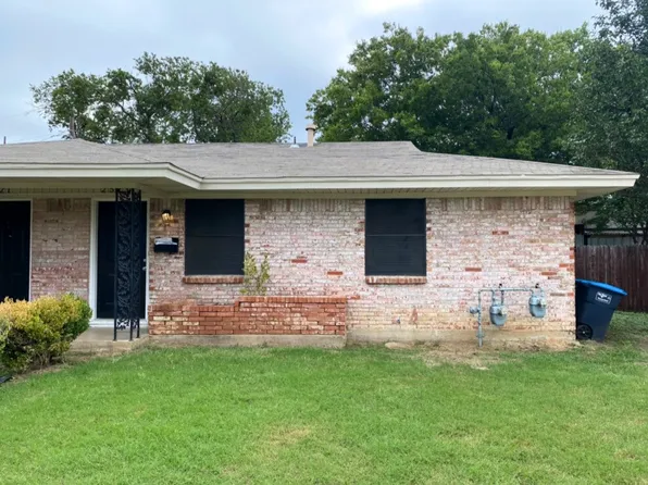 2523 Normont Cir, Fort Worth, TX 76103