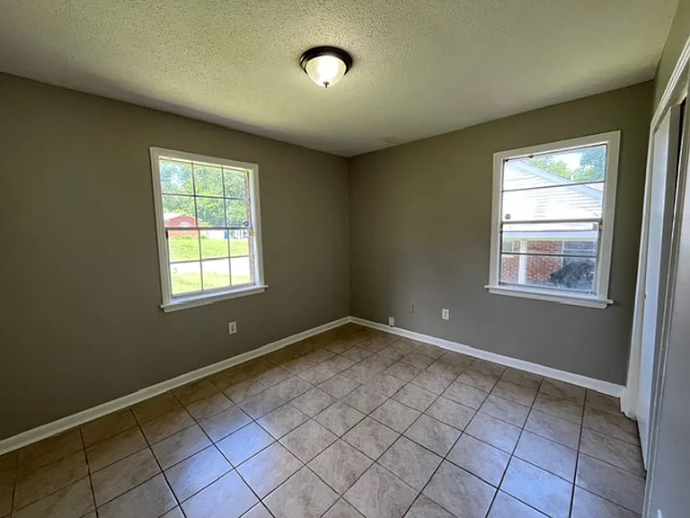 8864 Yorktown Dr — Photo 8