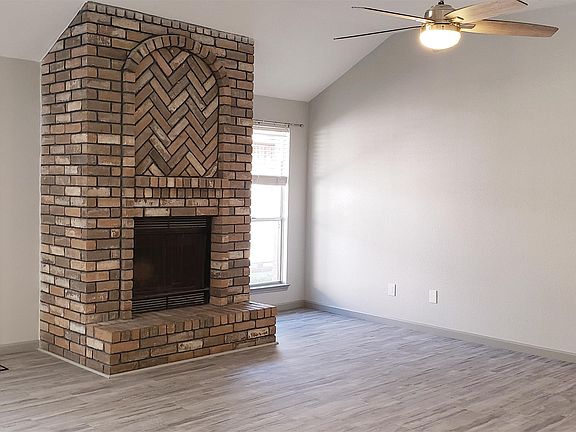 3rd image of 9210 Fishers Hill Dr