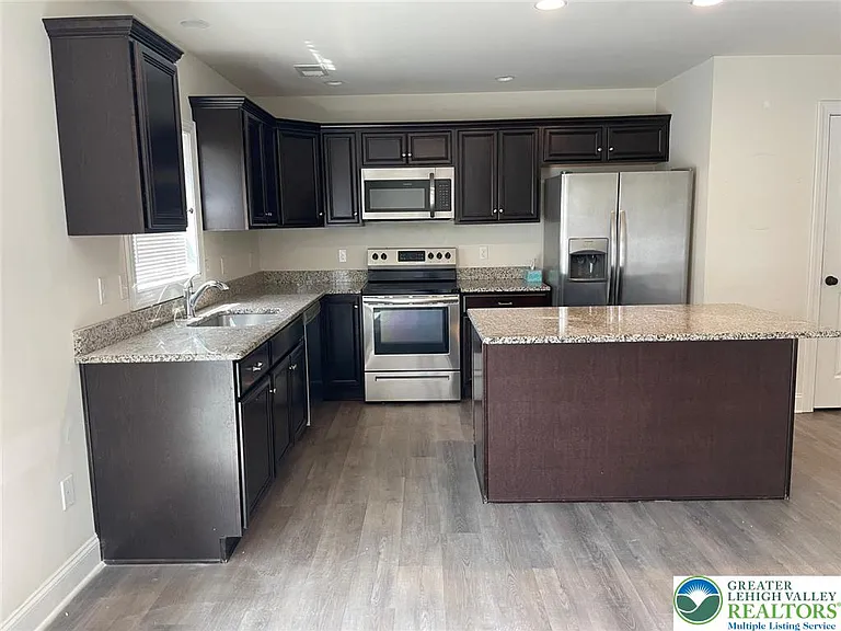 1610 Ravena St — Photo 7