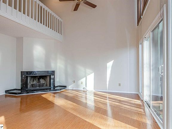 4th image of 136 Ingleoak Ln #136